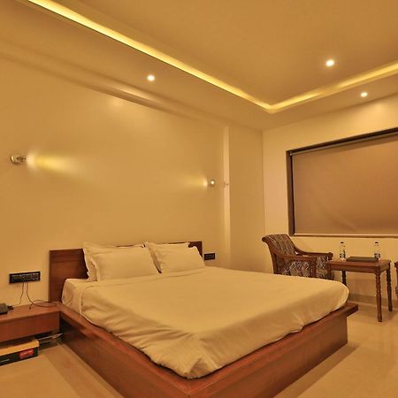 Hotel Tania Searock Daman Exterior foto